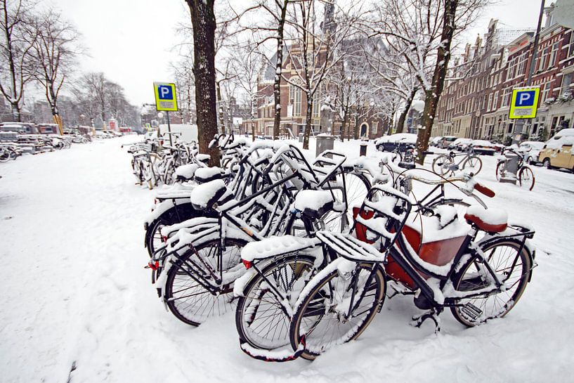Besneeuwd Amsterdam in Nederland van Eye on You