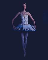Balletdanser in kleur staand 02