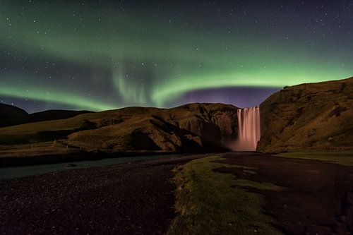 Aurore boreale a Skogafoss