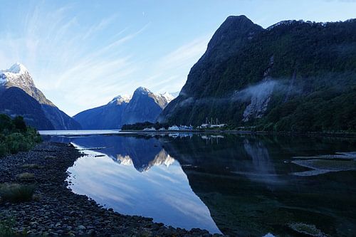 Sonnenaufgang am Milford Sound in Neuseeland