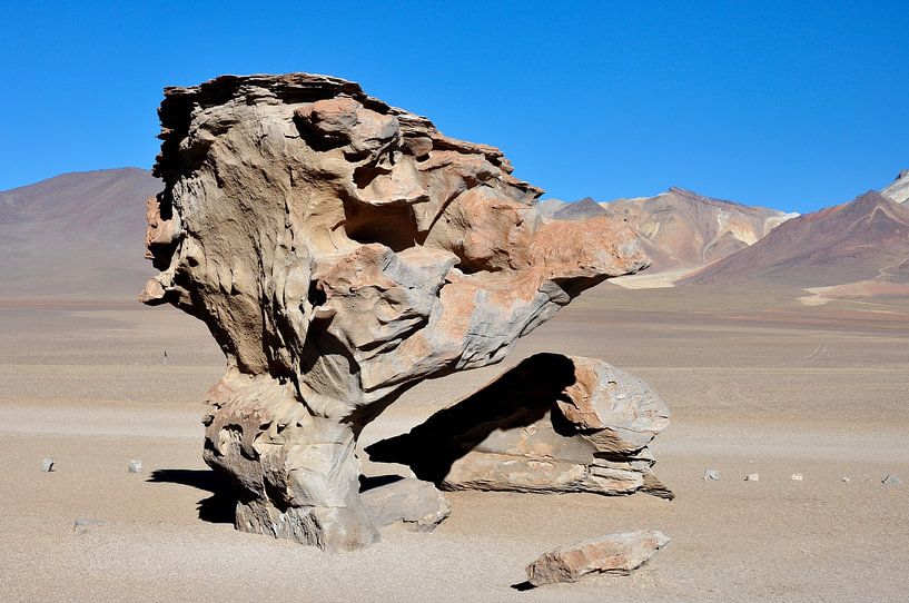 Fascinating landscapes of the Siloli desert by Frank Photos
