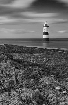 Lighthouse Anglesey, Wales van Carole Winchester