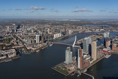 Luchtfoto van het centrum van Rotterdam.