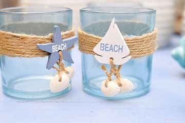 Twee zomerse drinkglazen 'beach' met schelpen van Olena Tselykh