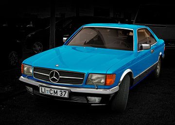 Mercedes-Benz C 126 in blauwe kleur