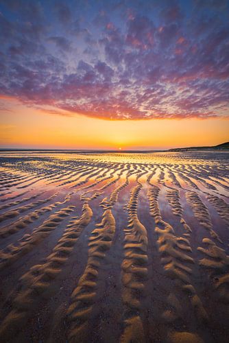 Beyond - Zonsondergang op het strand van Burgh-Haamstede in Zeeland