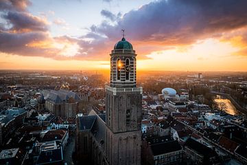 Peperbus Zwolle met zonsopgang van Thomas Bartelds