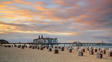 Sonnenuntergang am Strand von Sellin, Rügen, Deutschland von Henk Meijer Photography
