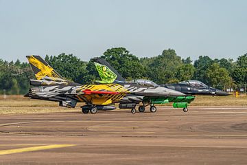 De X-Tiger en Dream Viper staan klaar om te vertrekken. van Jaap van den Berg