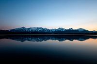 Alpenpanorama aan de Hopfensee in Füssen