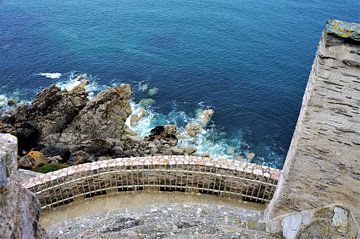 On top of the historic tower of Fort La Latte in Brittany by Sandra van der Burg