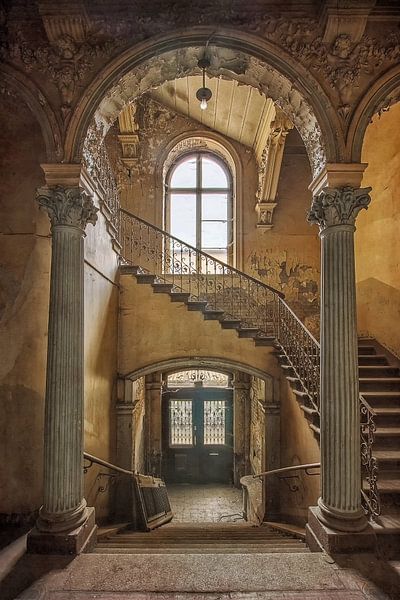 Vervallen villa Goano van Frans Nijland