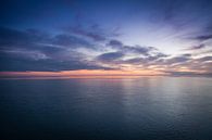 Zonsondergang op zee van Christiaan Onrust thumbnail