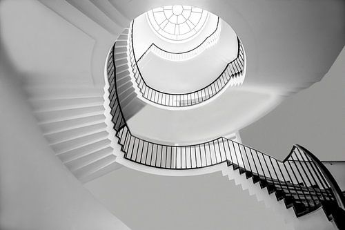 Three stories high bw