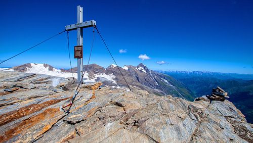 La croix du sommet du Fuscherkarkopf 3331 m