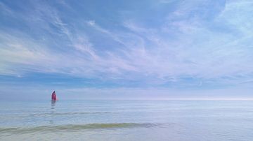 Zeilen op de Noordzee, op een zonnige, zomerse dag. van Jenco van Zalk