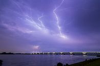 Onweer boven Moerdijk van Freek van den Driesschen thumbnail