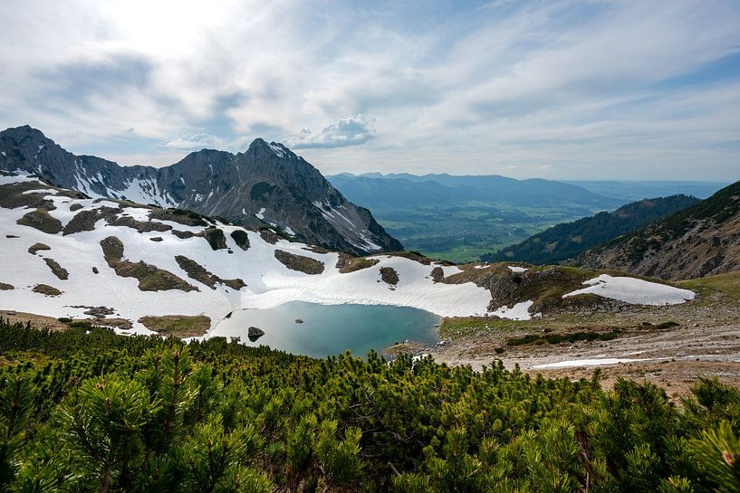 View of the upper Gaisalpsee and the Rubihorn in Allgäu by Leo Schindzielorz