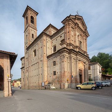 Bakstenen kerk in Piemonte, Italië