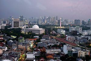 Jakarta skyline von Ed Terbak