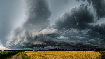 Onweer op komst van Rene Wolf