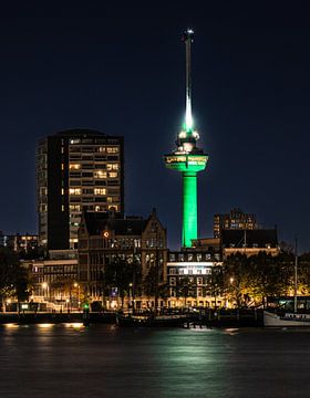De Euromast in Rotterdam in de avond van Rick van de Kraats