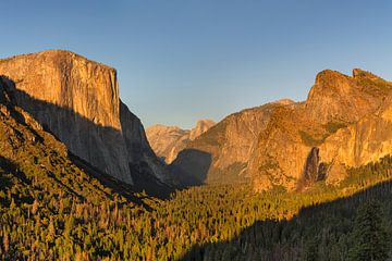 Tunnel View met El Capitan bij zonsondergang, Yosemite National Park, Californië, USA van Markus Lange