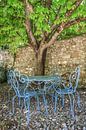 Schaduwrijke zithoek onder de bomen in de Provence van Christian Müringer thumbnail