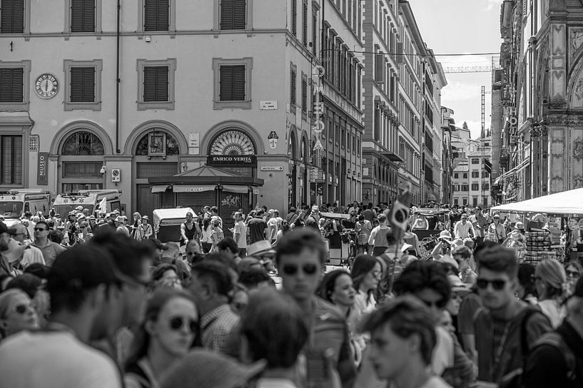 Via dei Calzaiuoli, A journey to Florence by Christoph Jirjahlke