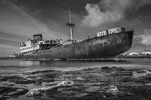 the wreck by Heinz Grates