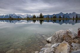 Meer met reflecties in Seefeld van annick caluwe