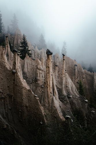Pyramides de terre sur Joris Machholz