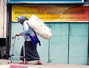 Woman in Thailand von Kim Verhoef
