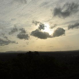 De mooie lucht van Sri Lanka van Gijs Bodzinga