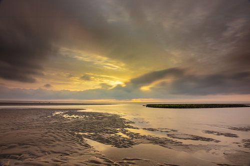 Goudkleurige zonsondergang op Ameland
