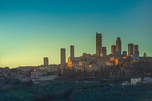 Die mittelalterlichen Türme von San Gimignano bei Sonnenuntergang