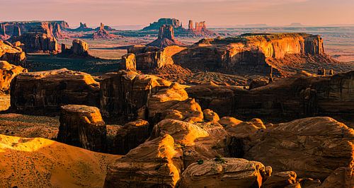 Lever de soleil Hunts Mesa, Monument Valley