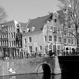Amsterdam, Bridge at Brouwersgracht and Herengracht by Amsterdam Highlights