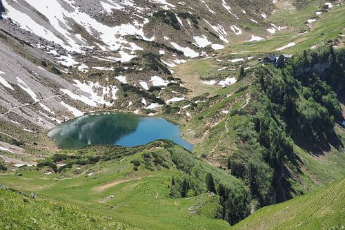 Bergsee Lache mit Landsberger Hütte