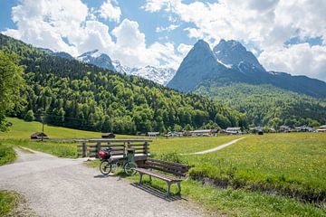 Fietstocht van Garmisch naar Grainau, voorjaar in Opper-Beieren van SusaZoom