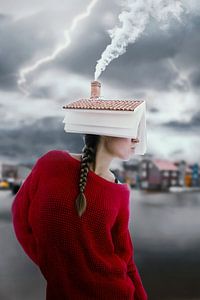Frau mit Buch als Dach: Symbolik von Heimat und innerem Frieden im städtischen Umfeld