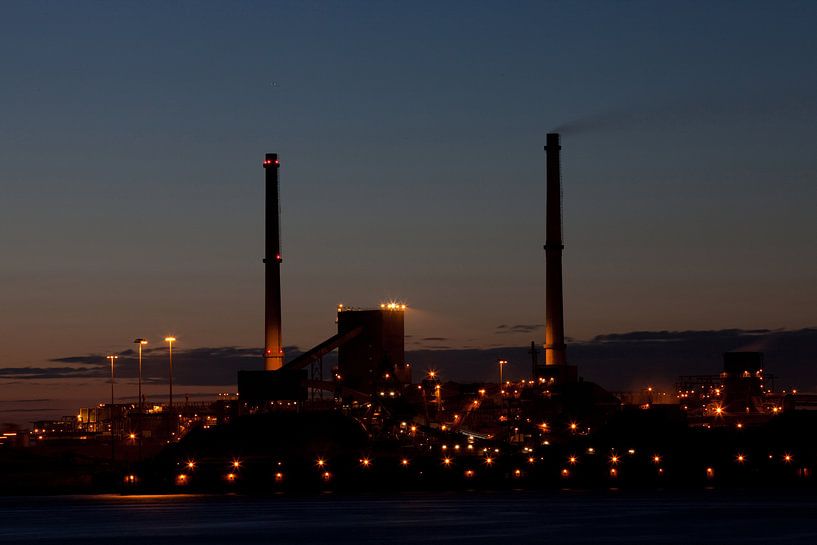Tatasteel (Corus hoogovens) IJmuiden bij nacht van Arjan Groot