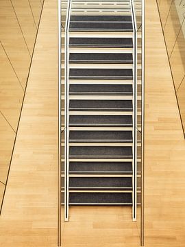 Escalier du Stedelijk Museum d'Amsterdam sur Elmar Keijzer
