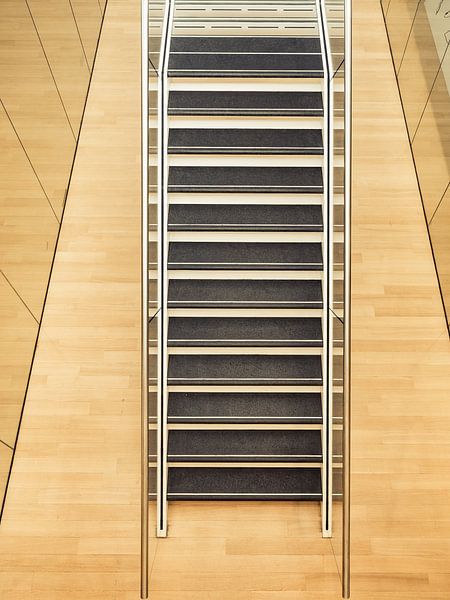 Escalier du Stedelijk Museum d'Amsterdam par Elmar Keijzer