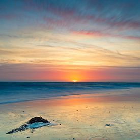 zonsondergang bij het water von Anne-Marie De Vos