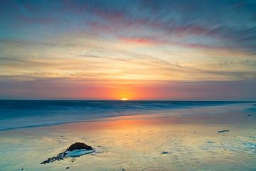 zonsondergang bij het water van Anne-Marie De Vos