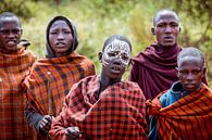 Masai volk in de Serengeti van Julian Buijzen thumbnail