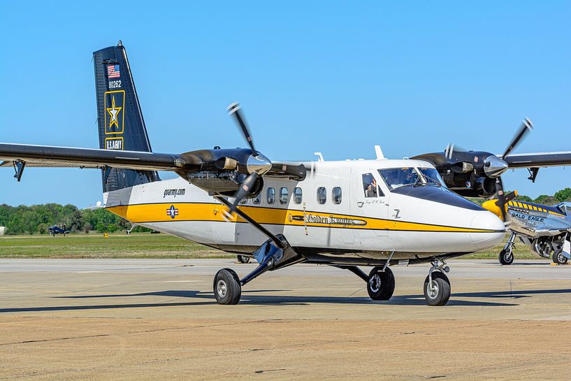 Golden Knights De Havilland Canada DHC-6 Twin Otter. van Jaap van den Berg