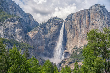 Upper Yosemite Falls - Encadré par la beauté