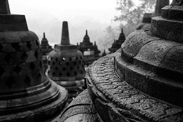 Sfeervolle plaat van details in de Borobudur tempel van Arthur Puls Photography